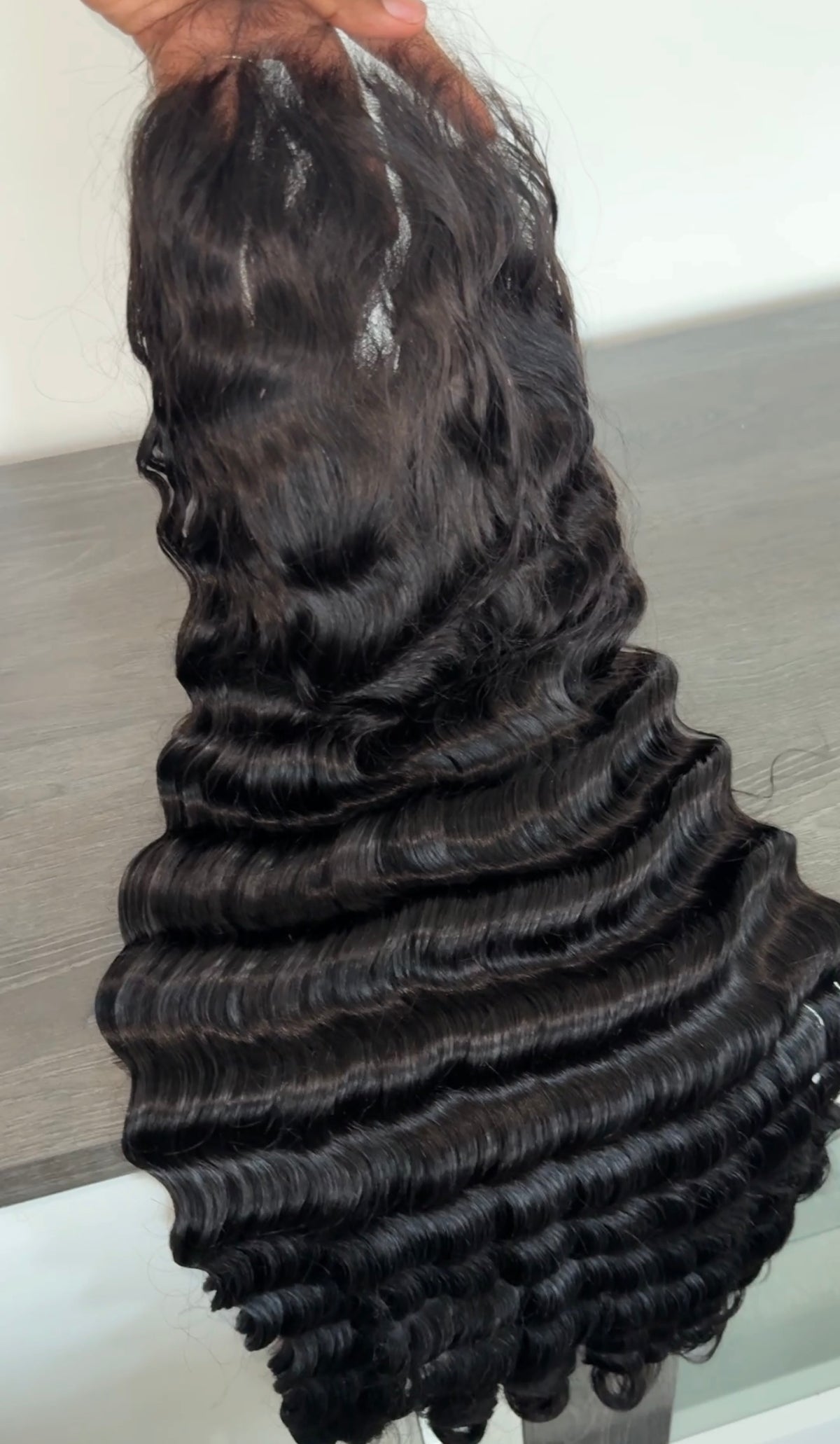 LOOSE DEEPWAVE FRONTAL WIG